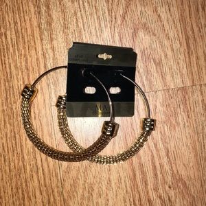 NWOT Gold hoop earrings